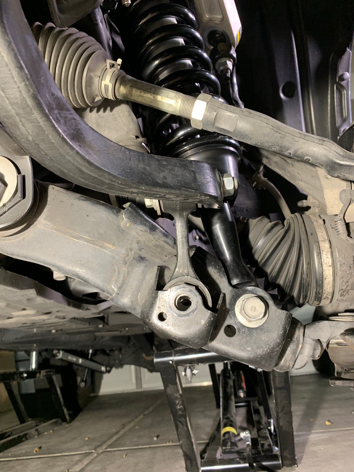 stabilizer link front.jpg