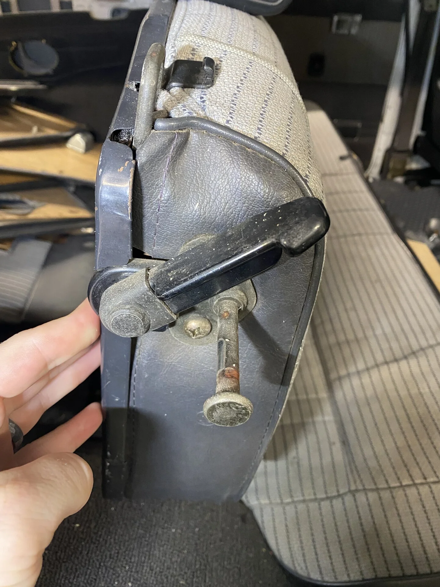 Stock lever FJ62.jpeg