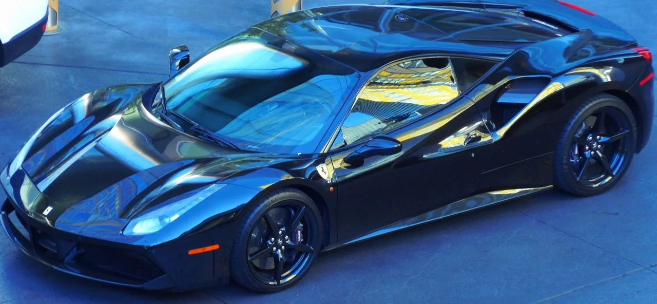 Street Ferrari (1280x592).webp