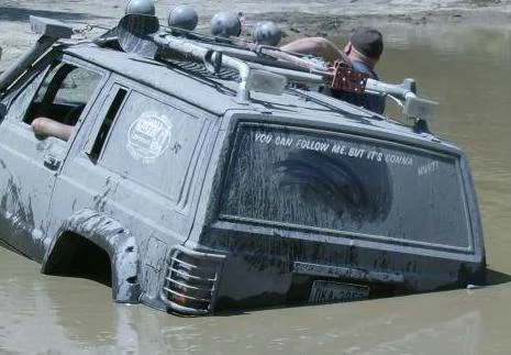 sunk jeep 3.webp
