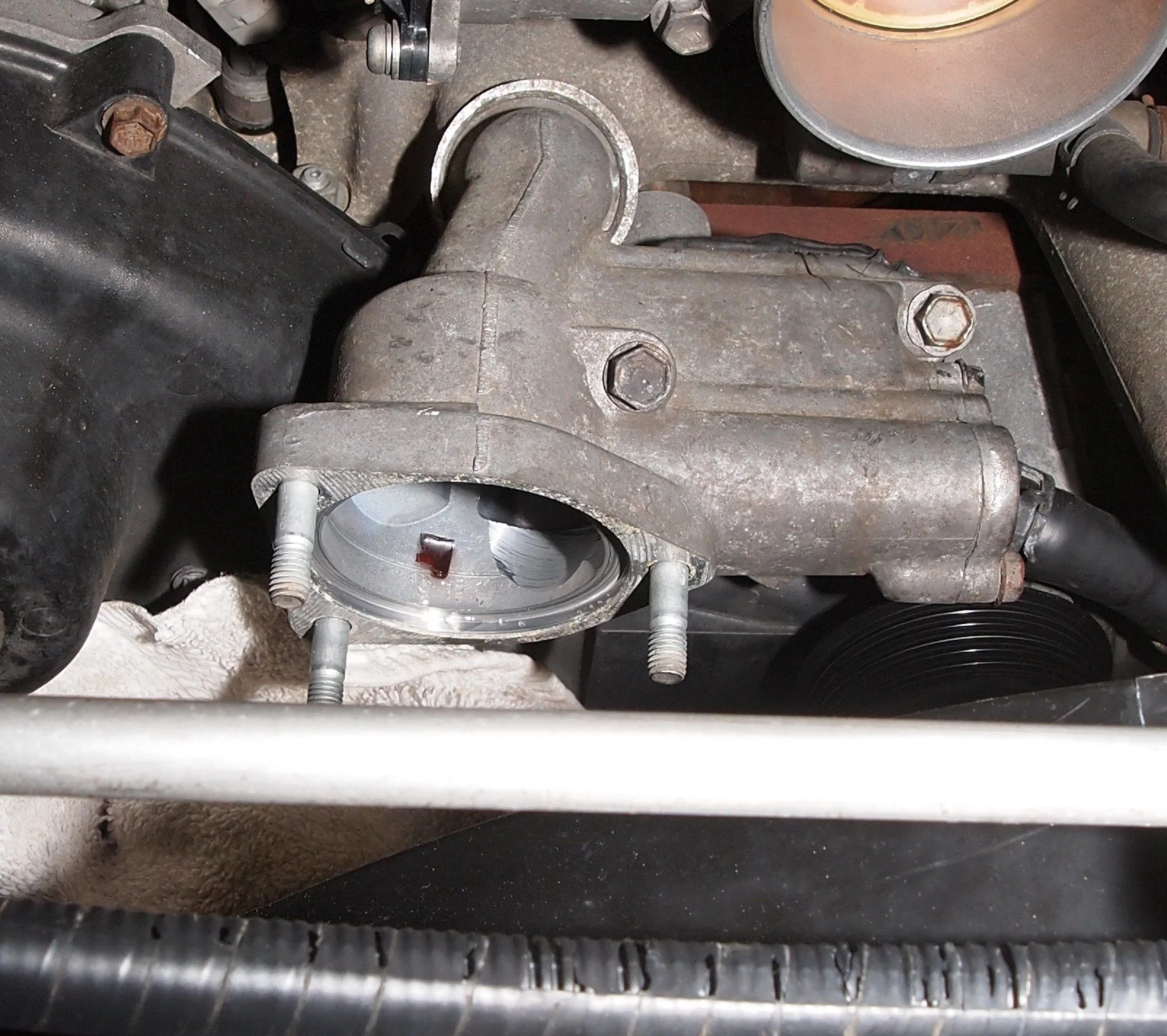 T-Sat housing , water inlet (missing H-Tee plastic peice.JPG