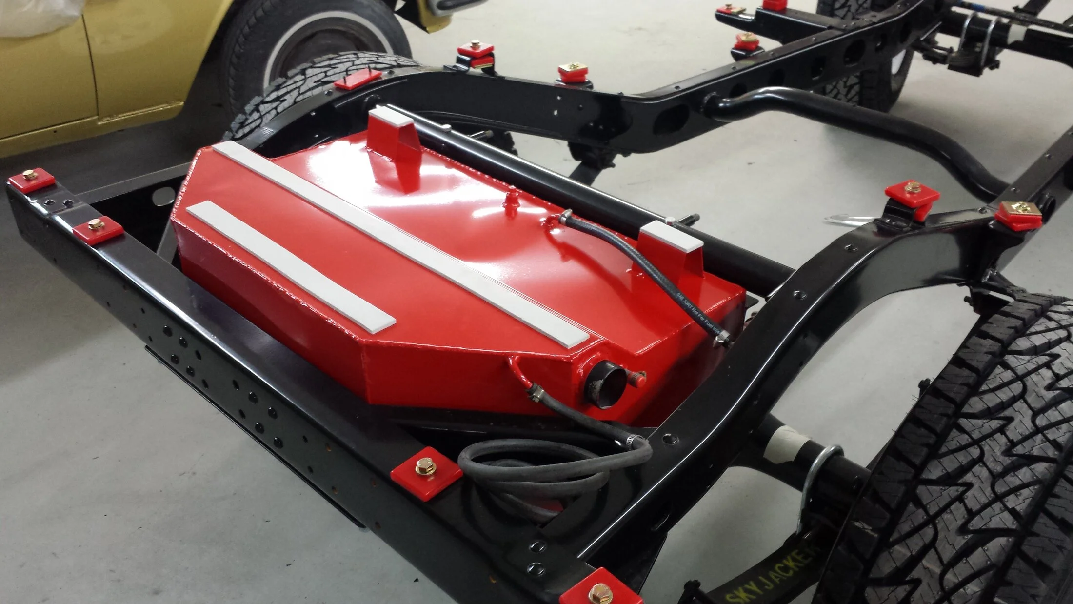Tank, lines and straps installed.jpeg