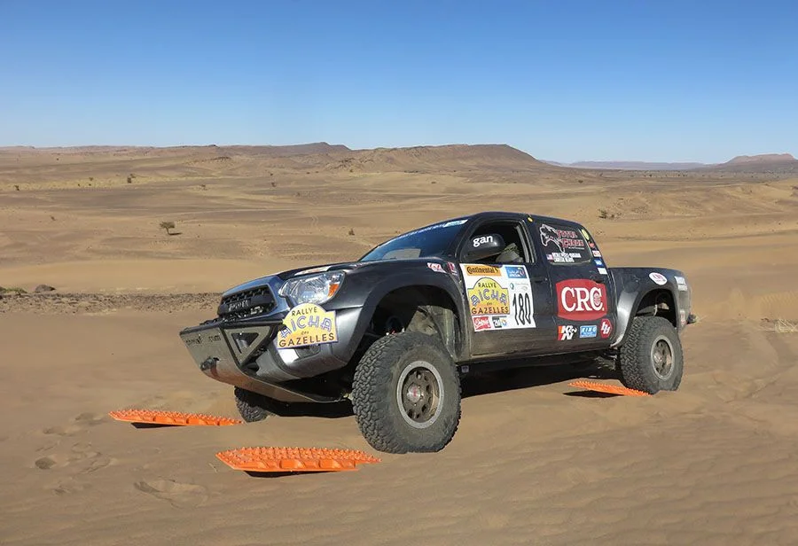 team-american-chaos-rally-aicha-de-gazelles-4-18-04.webp