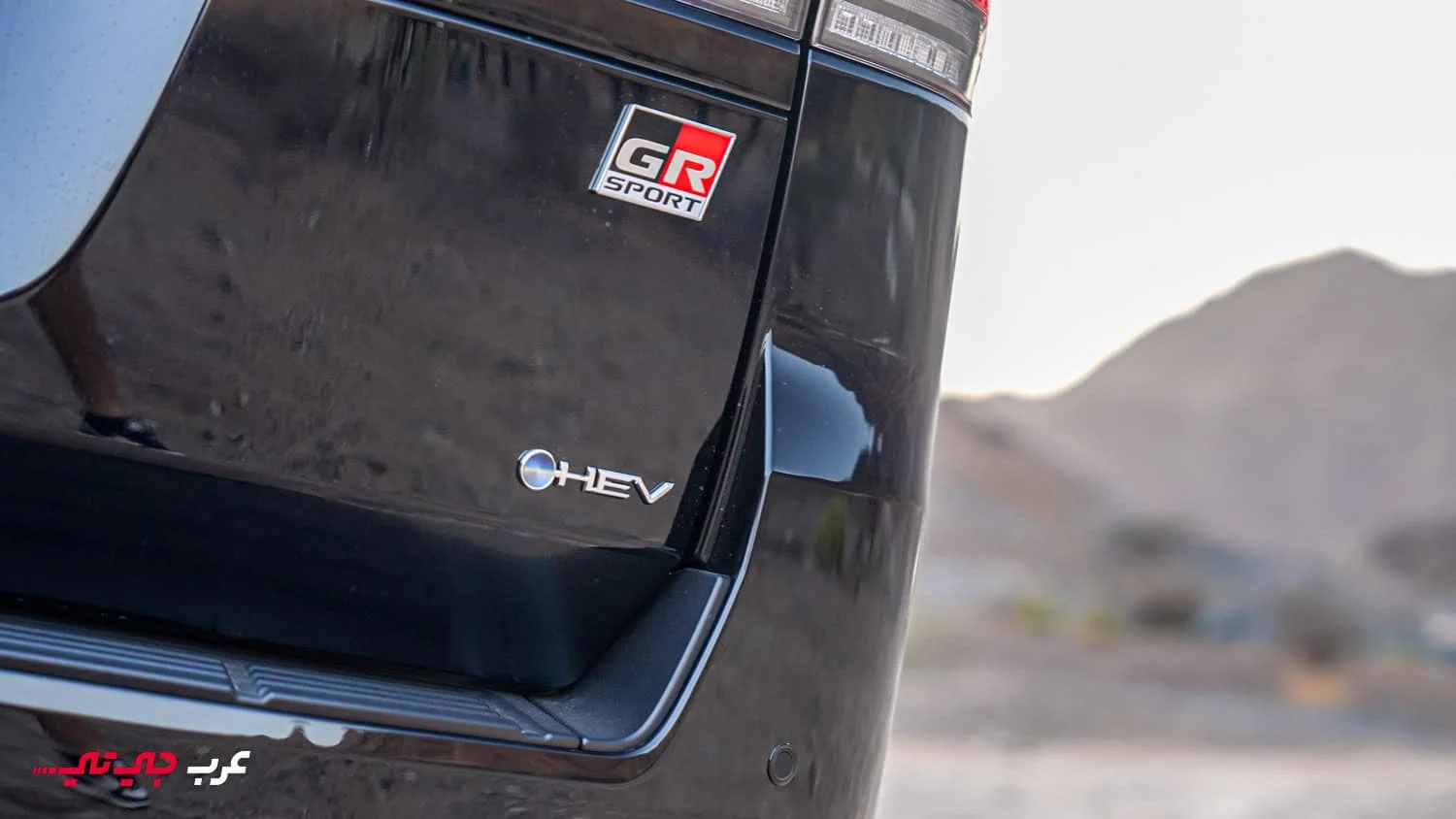 the-2026-toyota-land-cruiser-debuts-a-fresh-look-and-its-first-ever-hybrid-9.webp