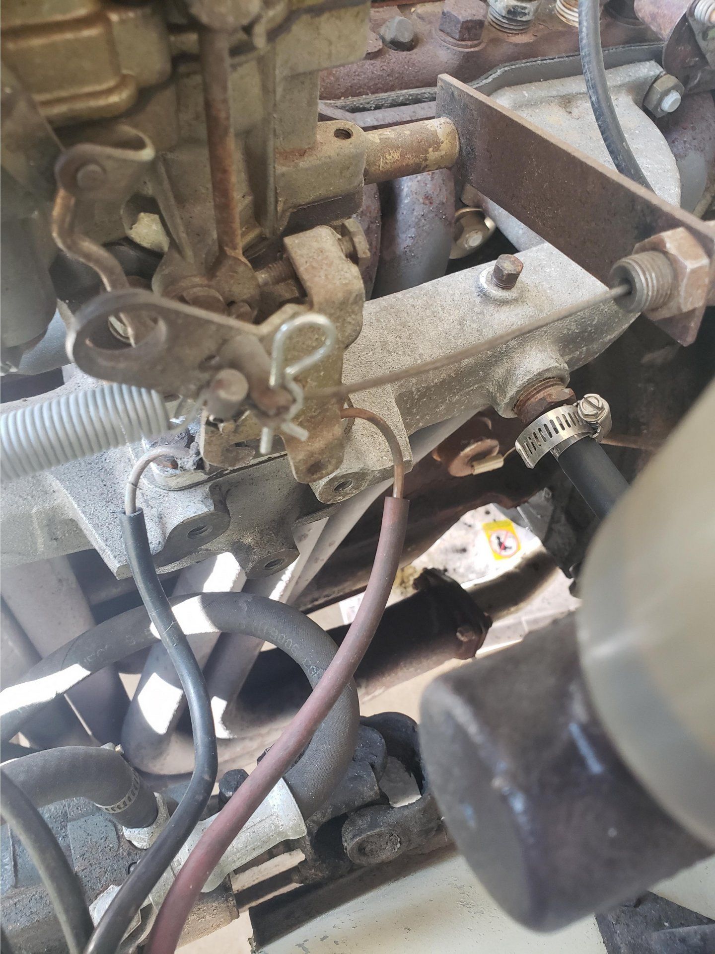 throttle cable linkage.jpg