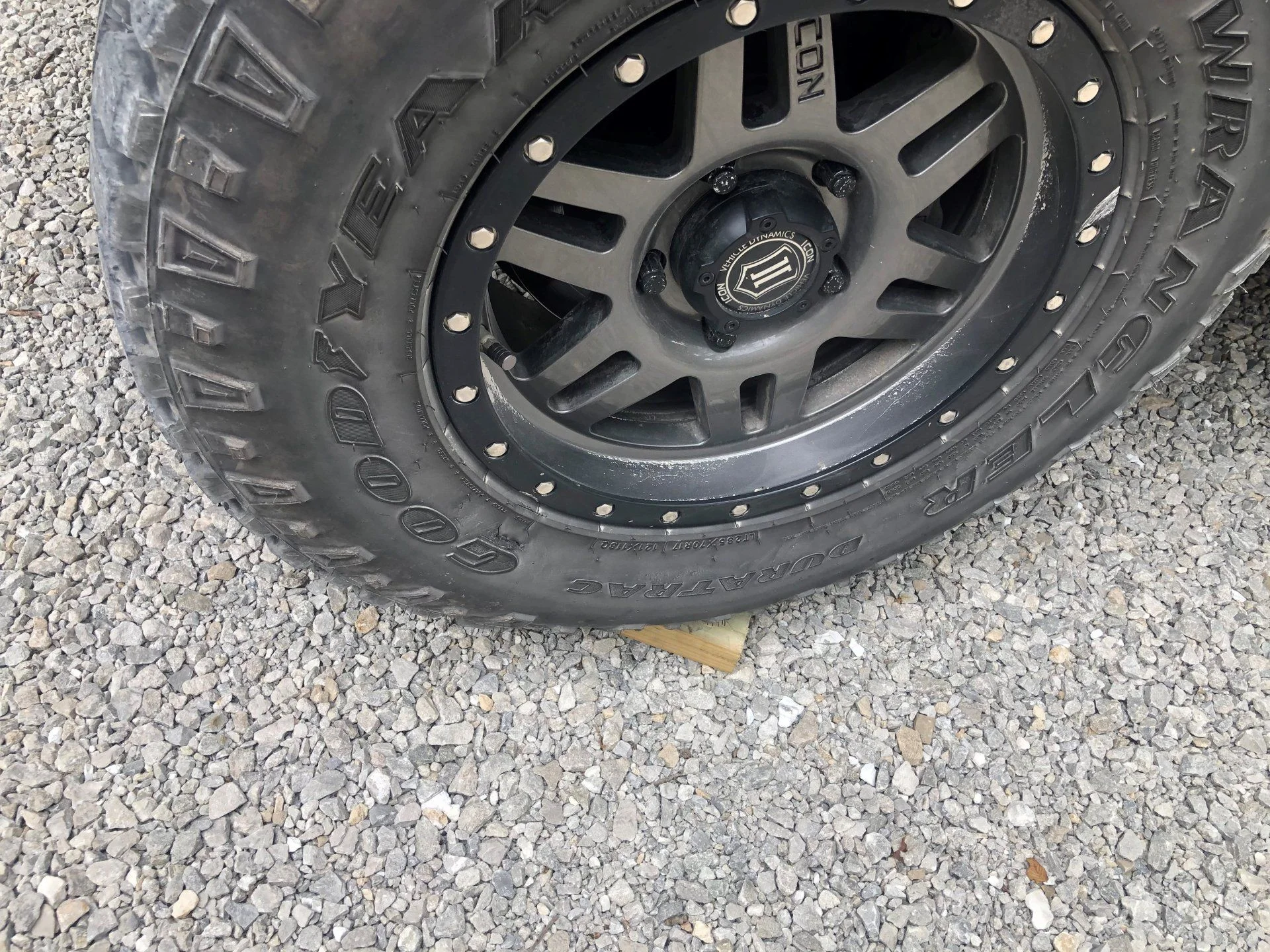 tire on 2x6.jpg
