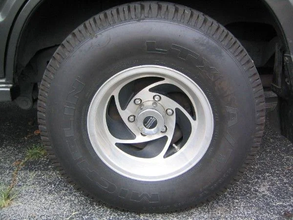 tiresale.webp