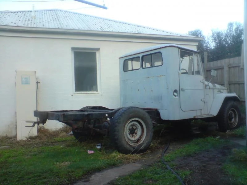 torana and landcruiser 057.webp