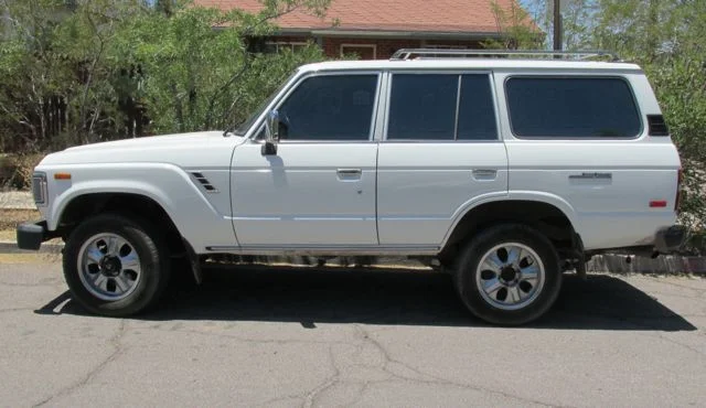 1989 Toyota FJ62 in Tucson, Arizona, USA.