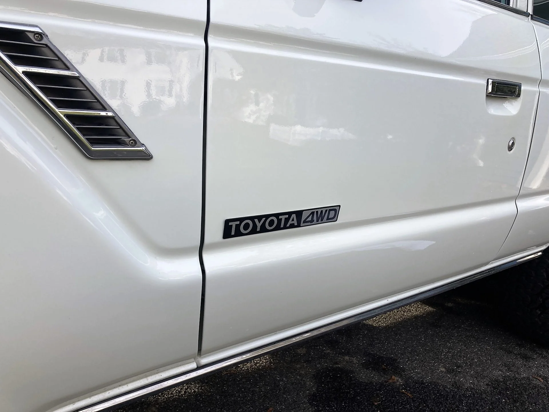 toyota 4wd badge 1.webp