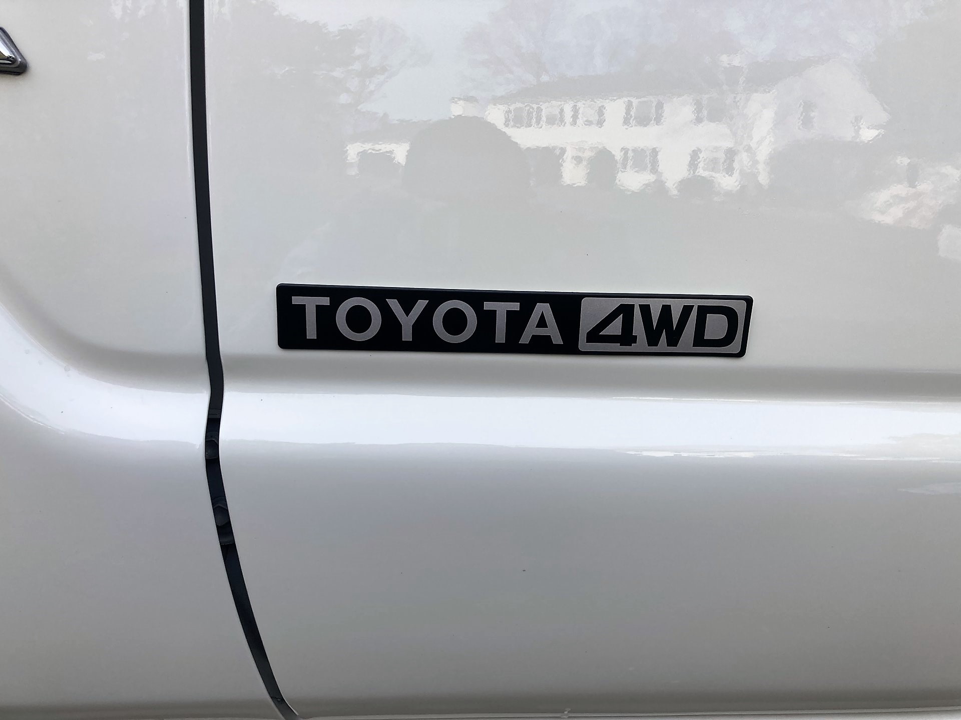 toyota 4wd badge 3.jpeg