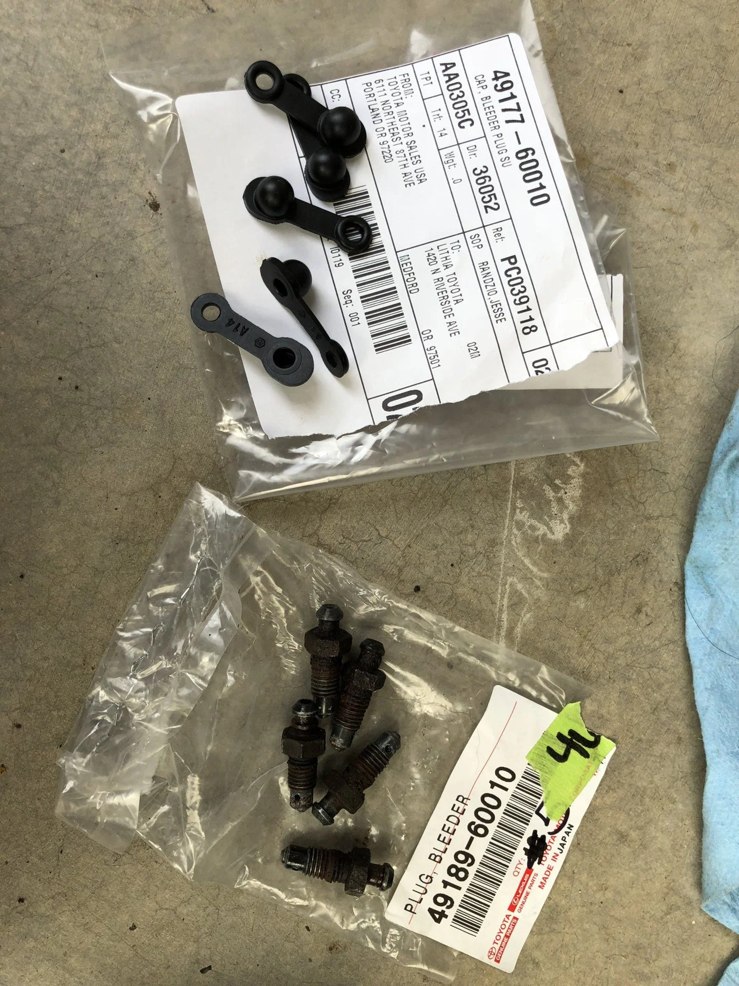 Toyota AHC Bleeder Plug and Cap.webp