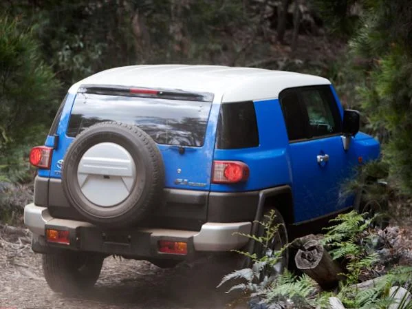 toyota-fj-cruiser_16.webp