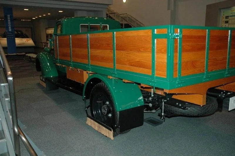 Toyota G1 rear.webp