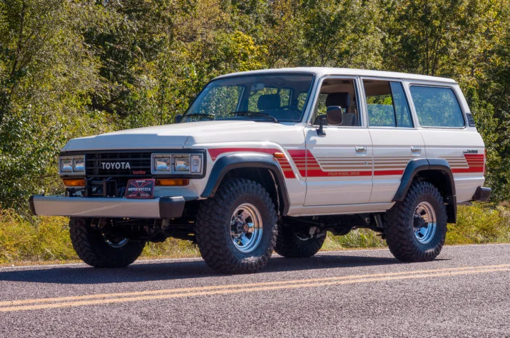 Toyota-Land-Cruiser-J60-3-740x491.webp