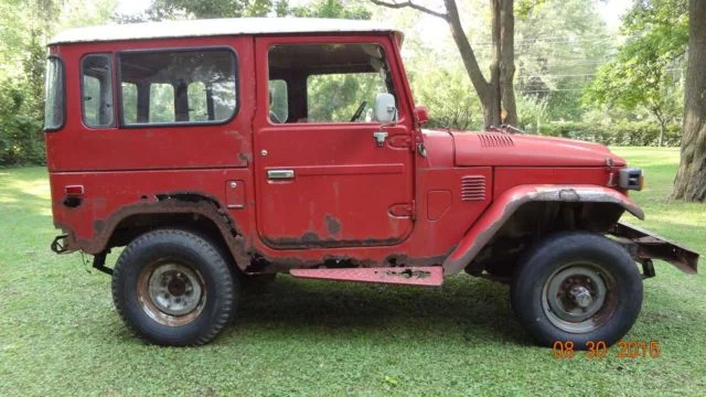toyota-landcruiser-1978-3.webp