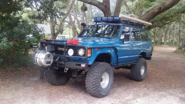 toyota-landcruiser-fj60-1.webp
