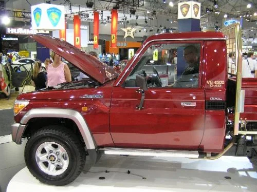 Toyota v8 diesel tray back.webp