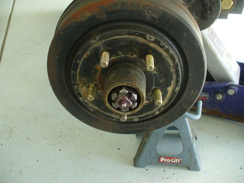Trailer-Hub-Change-004.webp