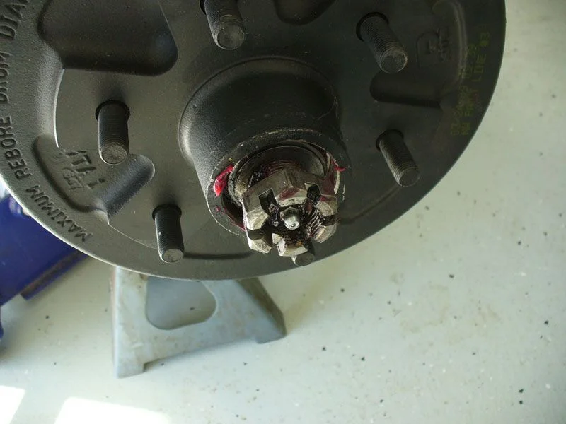 Trailer-Hub-Change-020.webp