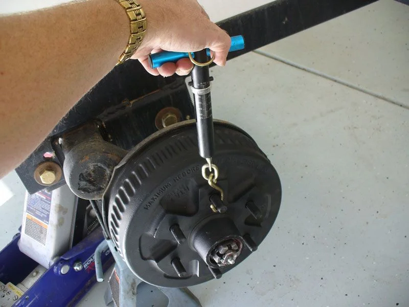 Trailer-Hub-Change-021.jpg