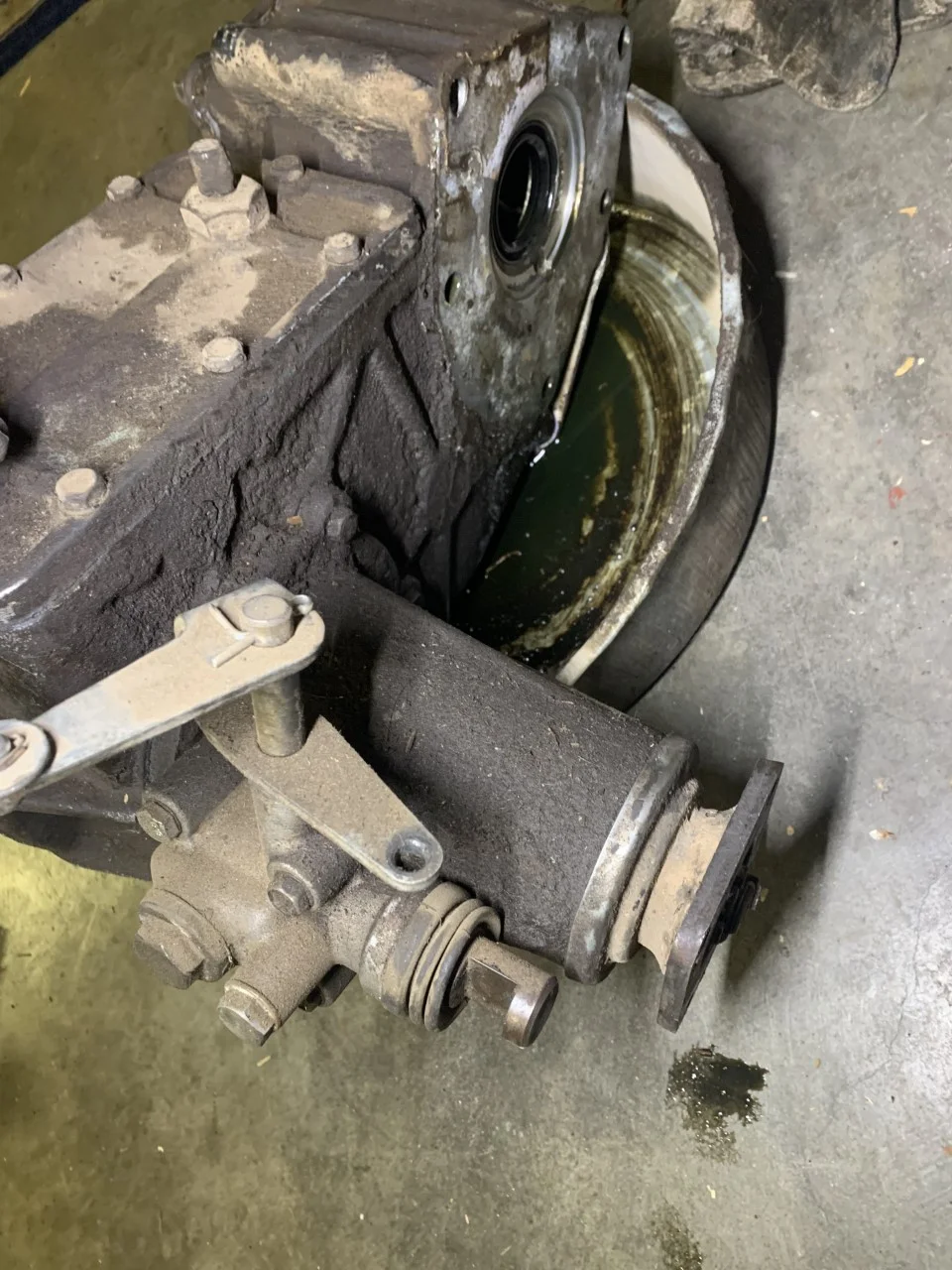 Transfer case 2.webp