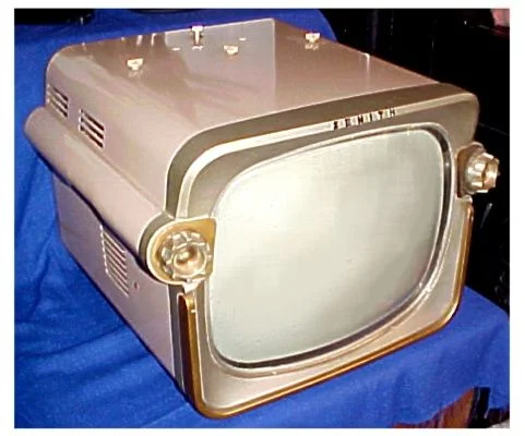 tv_50s_zenith_portable_front_screen_view.webp