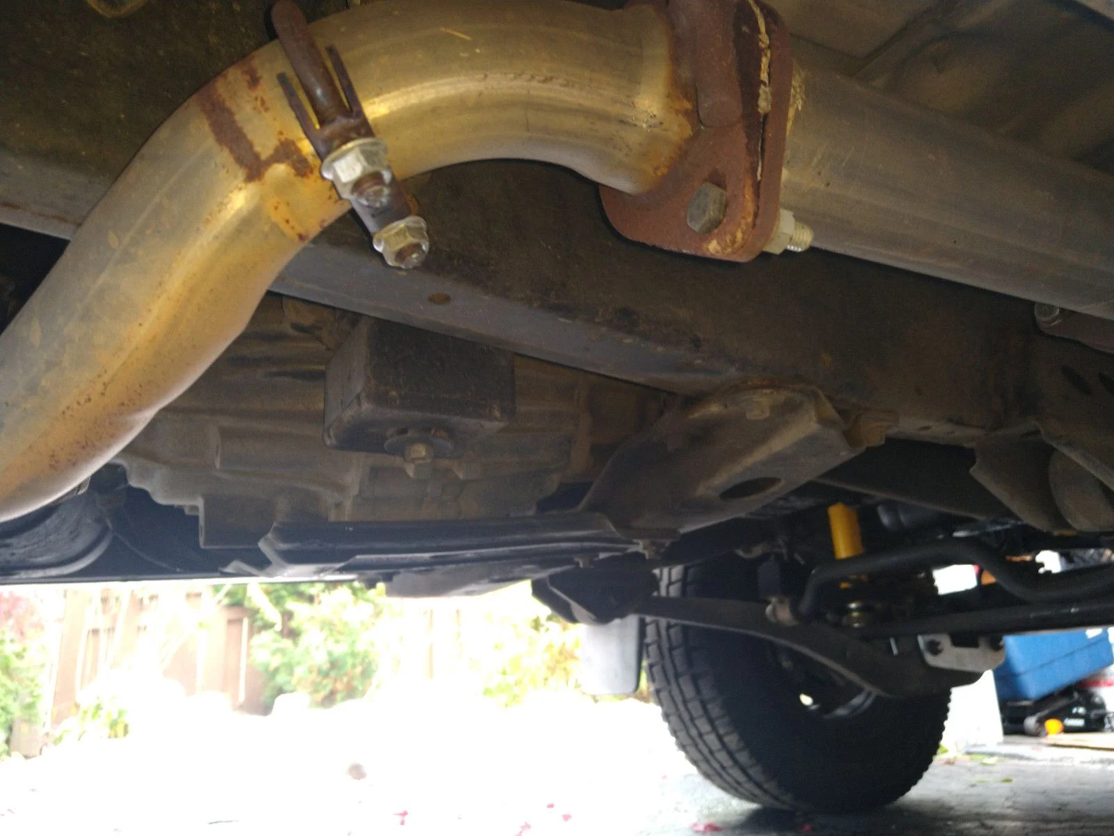 underside_exhaust.webp