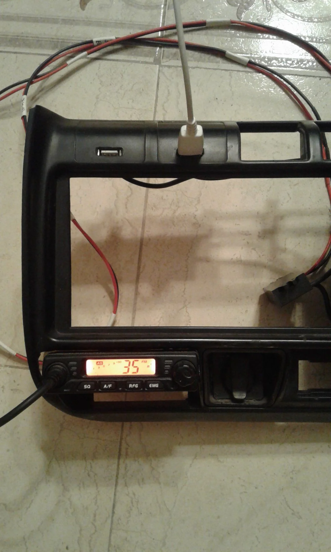 USB plugs and CB picture..webp