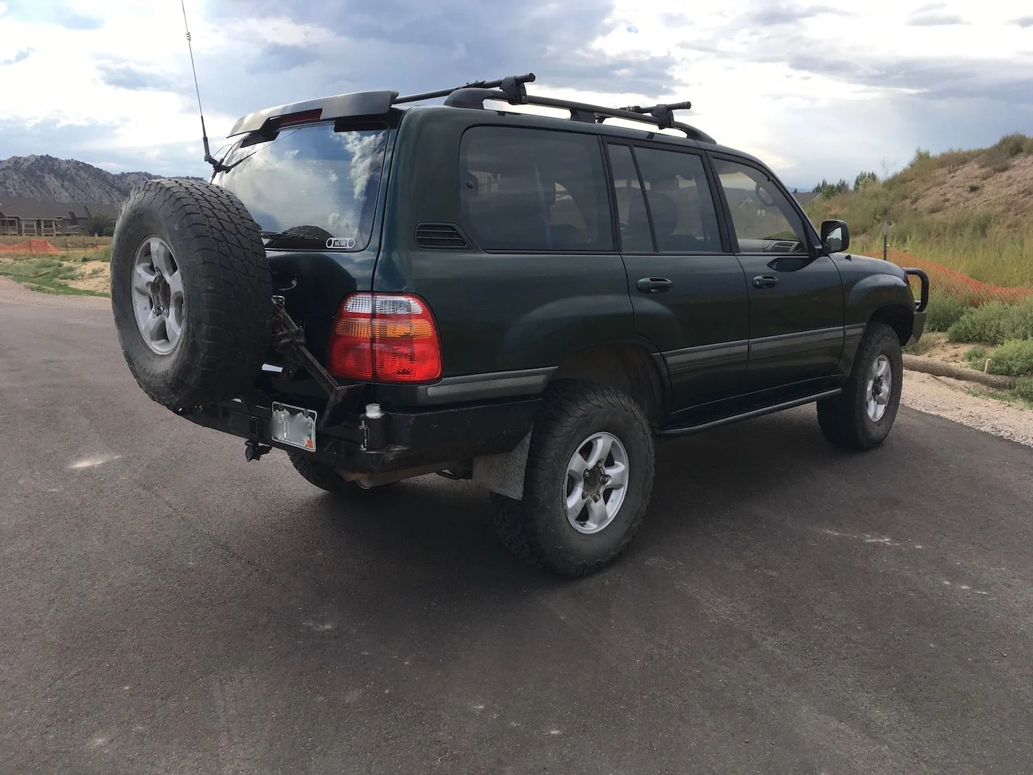 uzj100rear - 1.webp