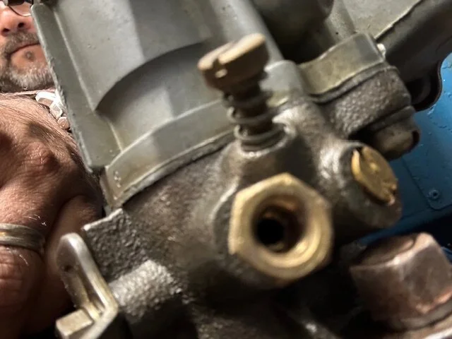 Vacuum line carb.webp