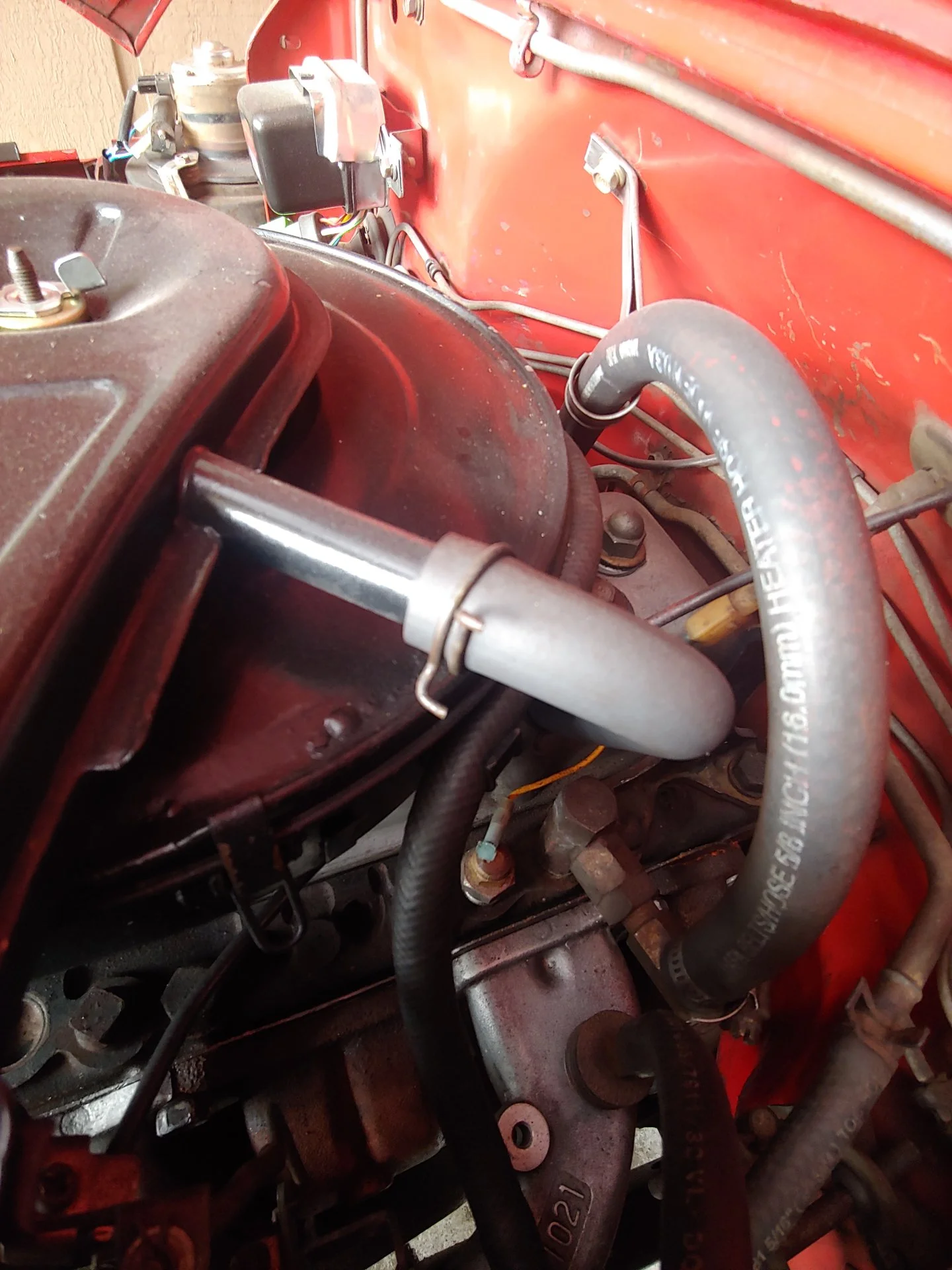valve cover hose.jpg