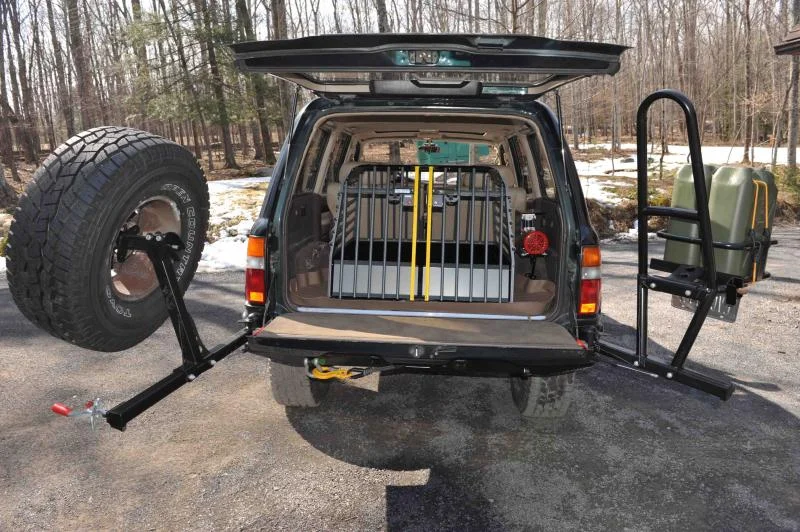 Velociraptor Cage in Cruiser 2.webp