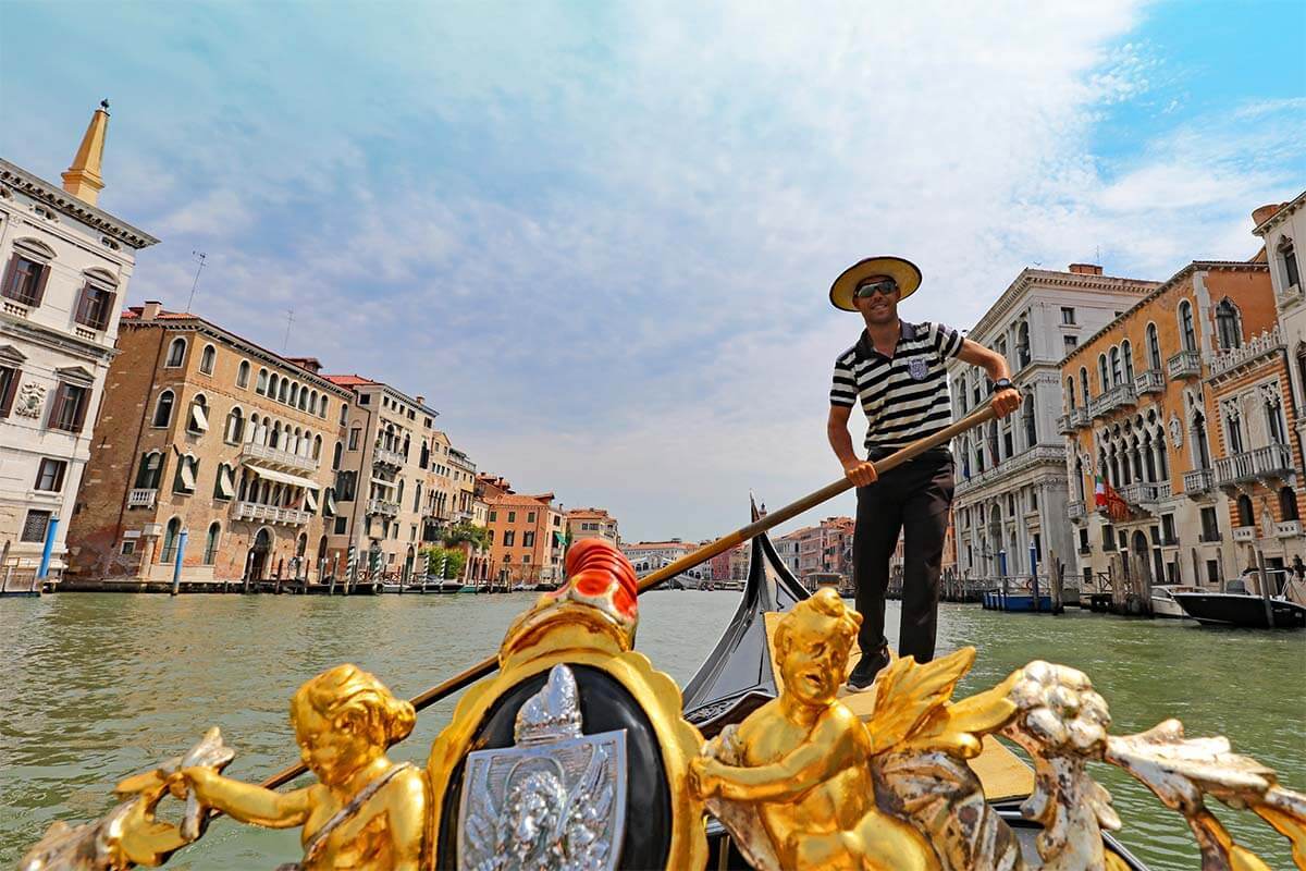 Venetian-gondola-ride.jpeg