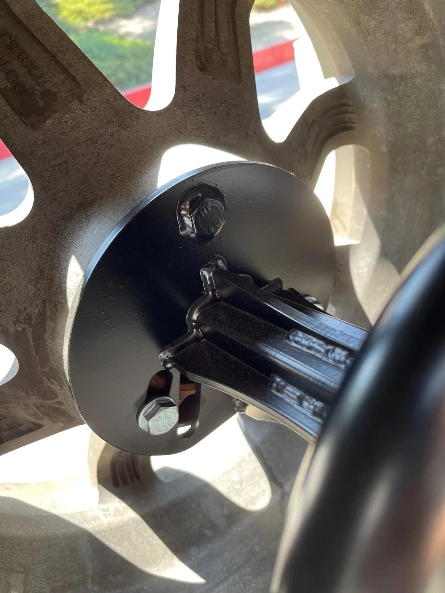wheel lugs.jpg