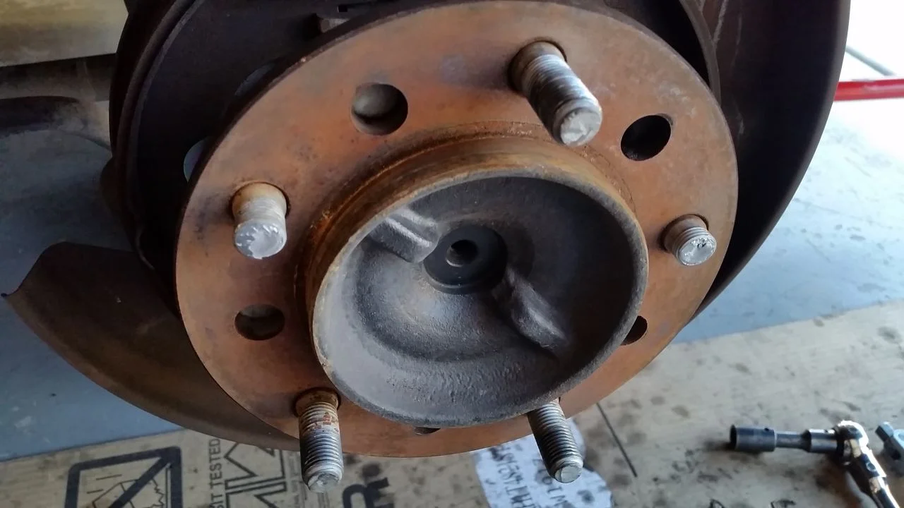 wheel_studs.webp