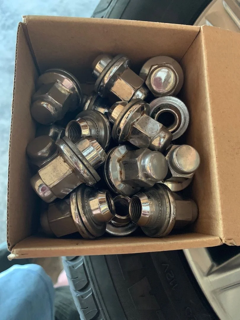Wheels-lugs.jpg