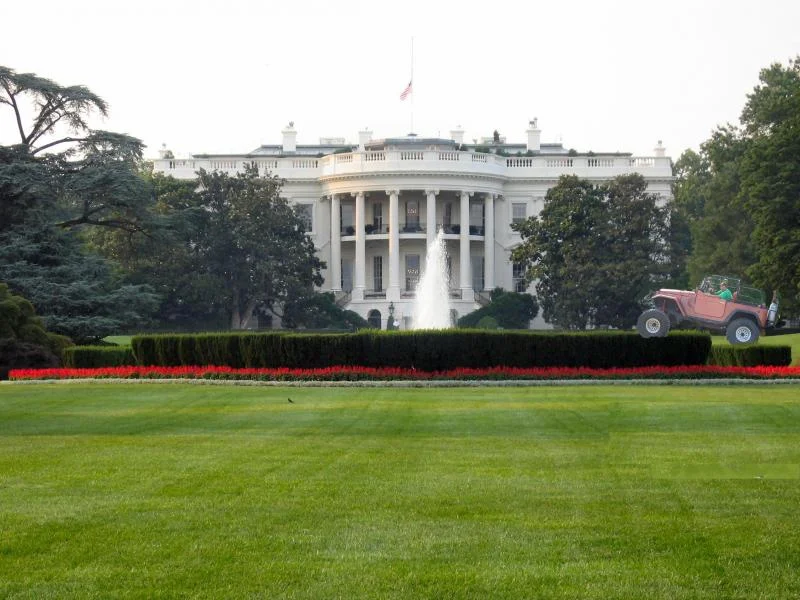 white_house_south_side.webp