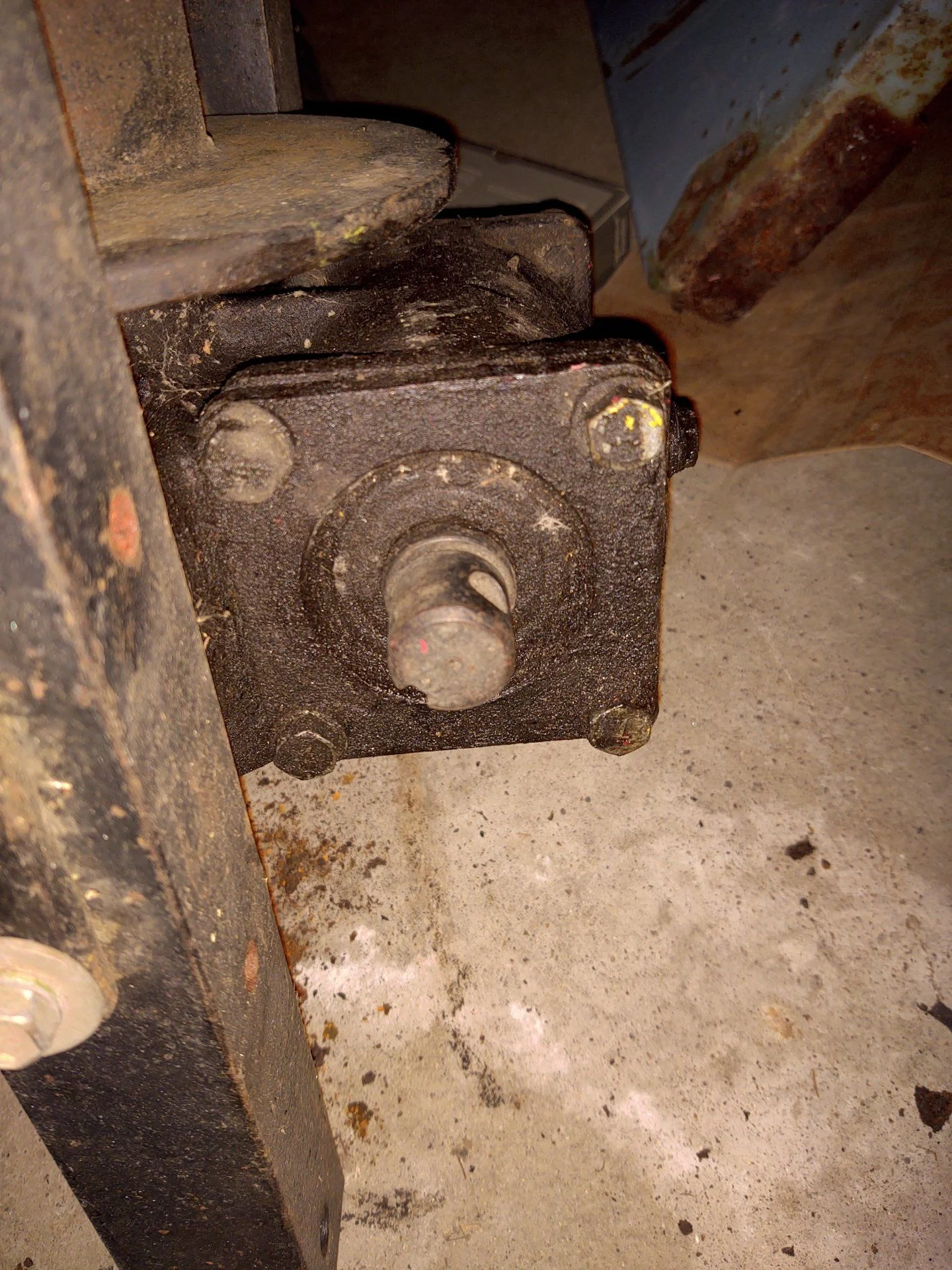 winch worm shaft input.jpg