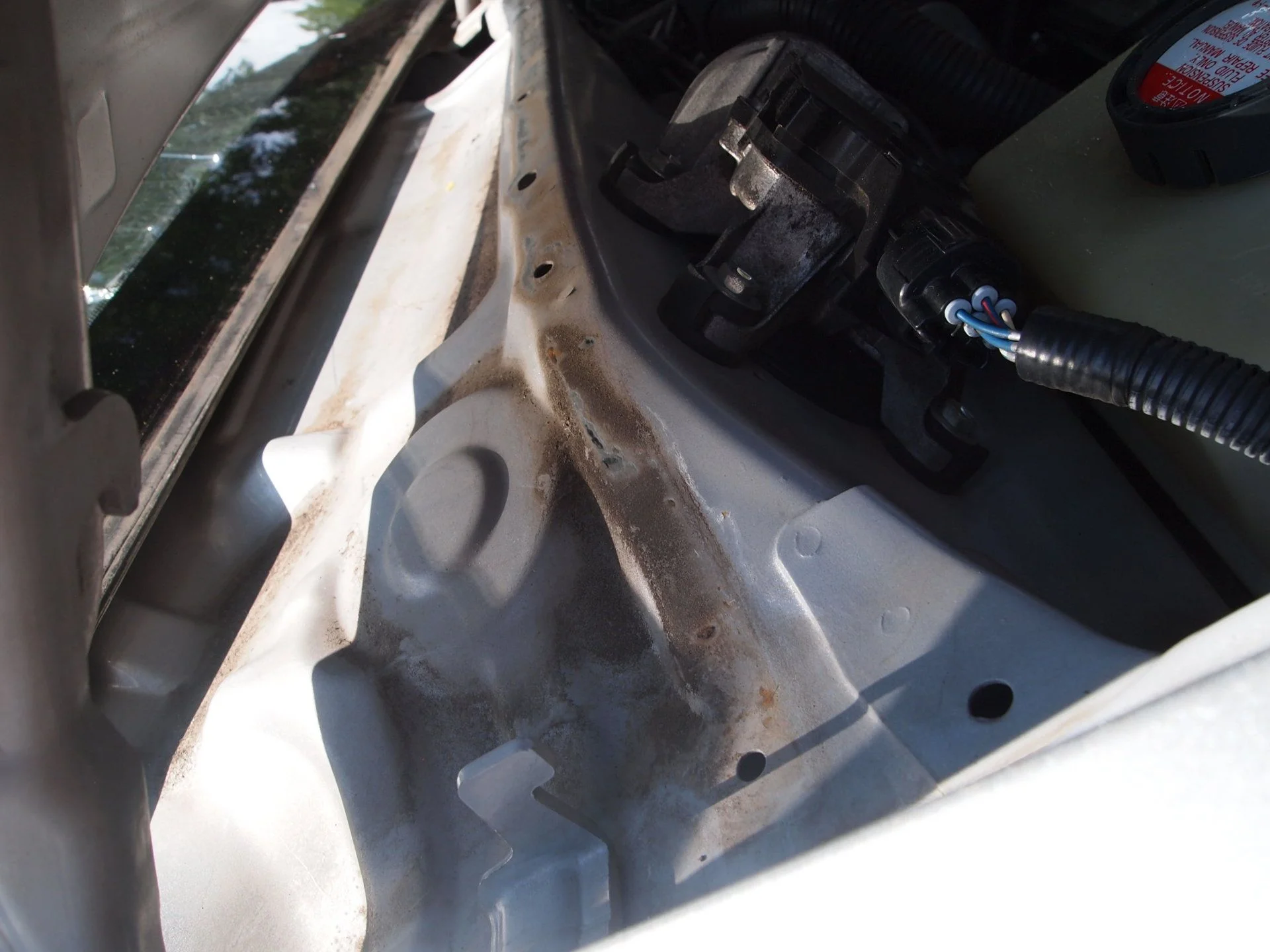 Windshield lower molding (14).webp