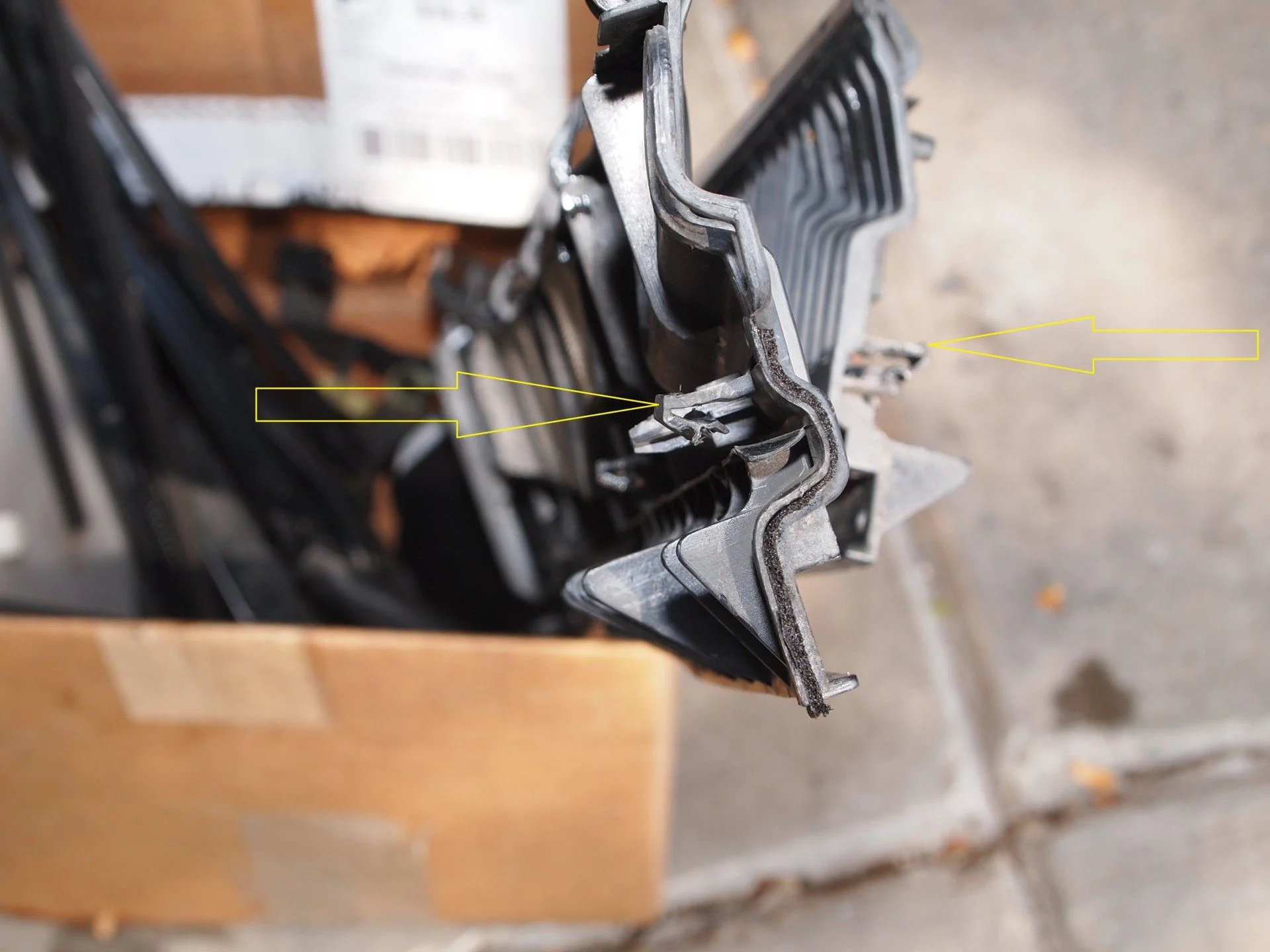 Windshield lower molding (5).webp