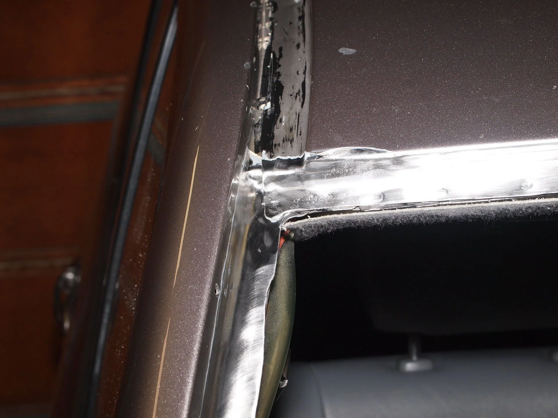 Windshield strip uner molding (15).webp