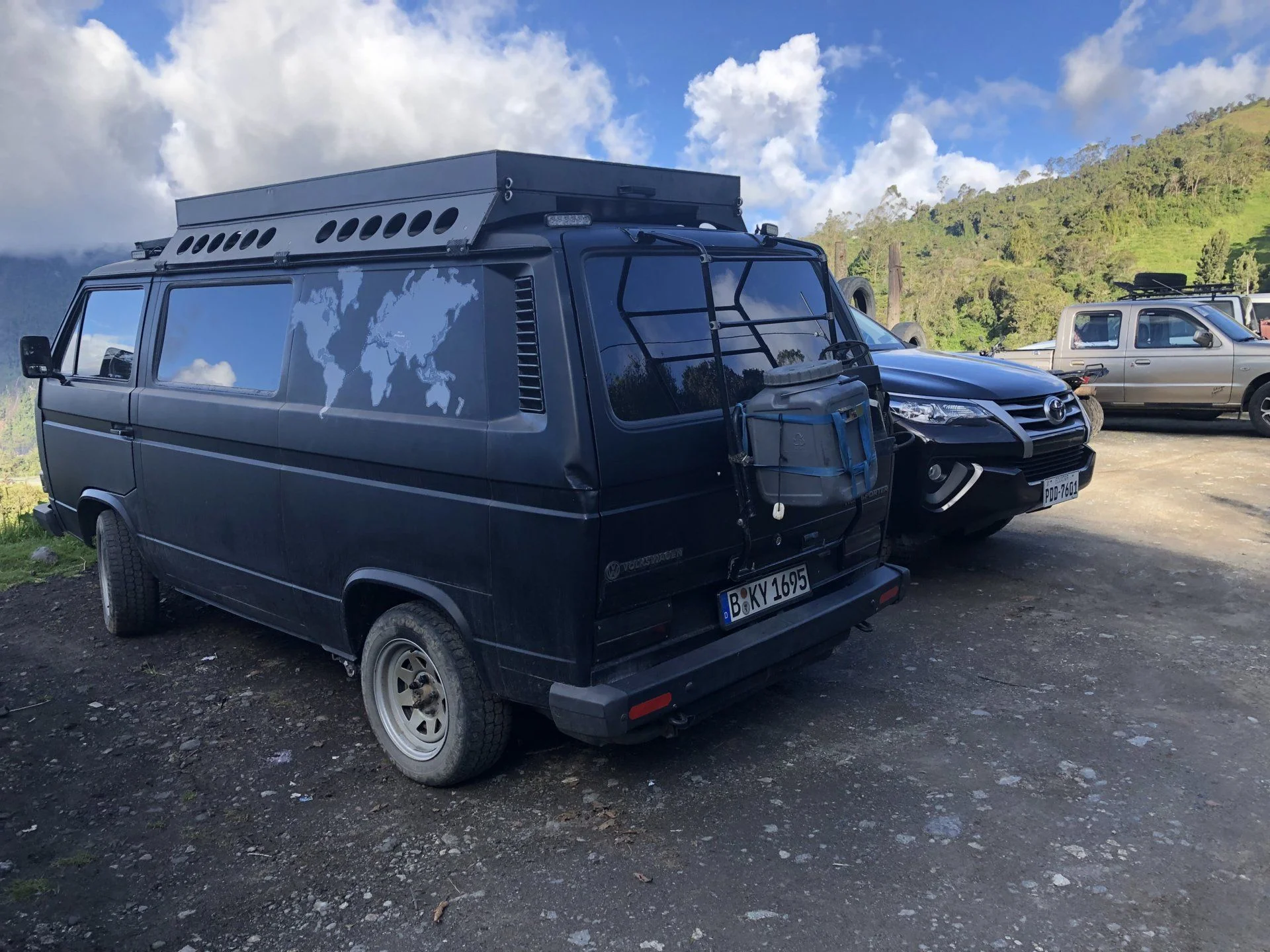 world traveling van1.webp