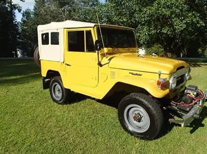 Yellow FJ40 3.webp