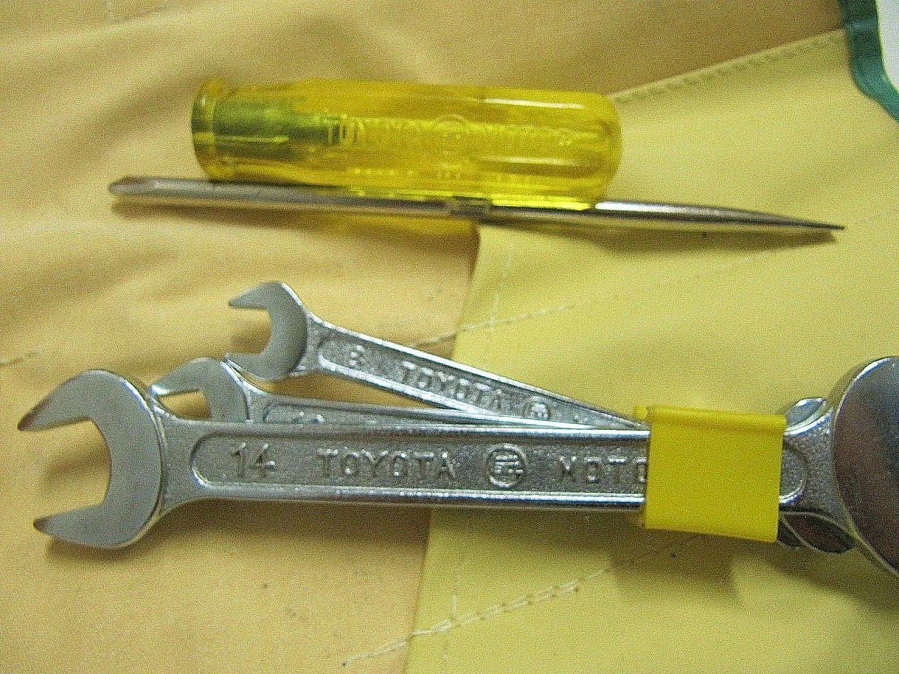 Yellow plastic - TEQ recessed.webp