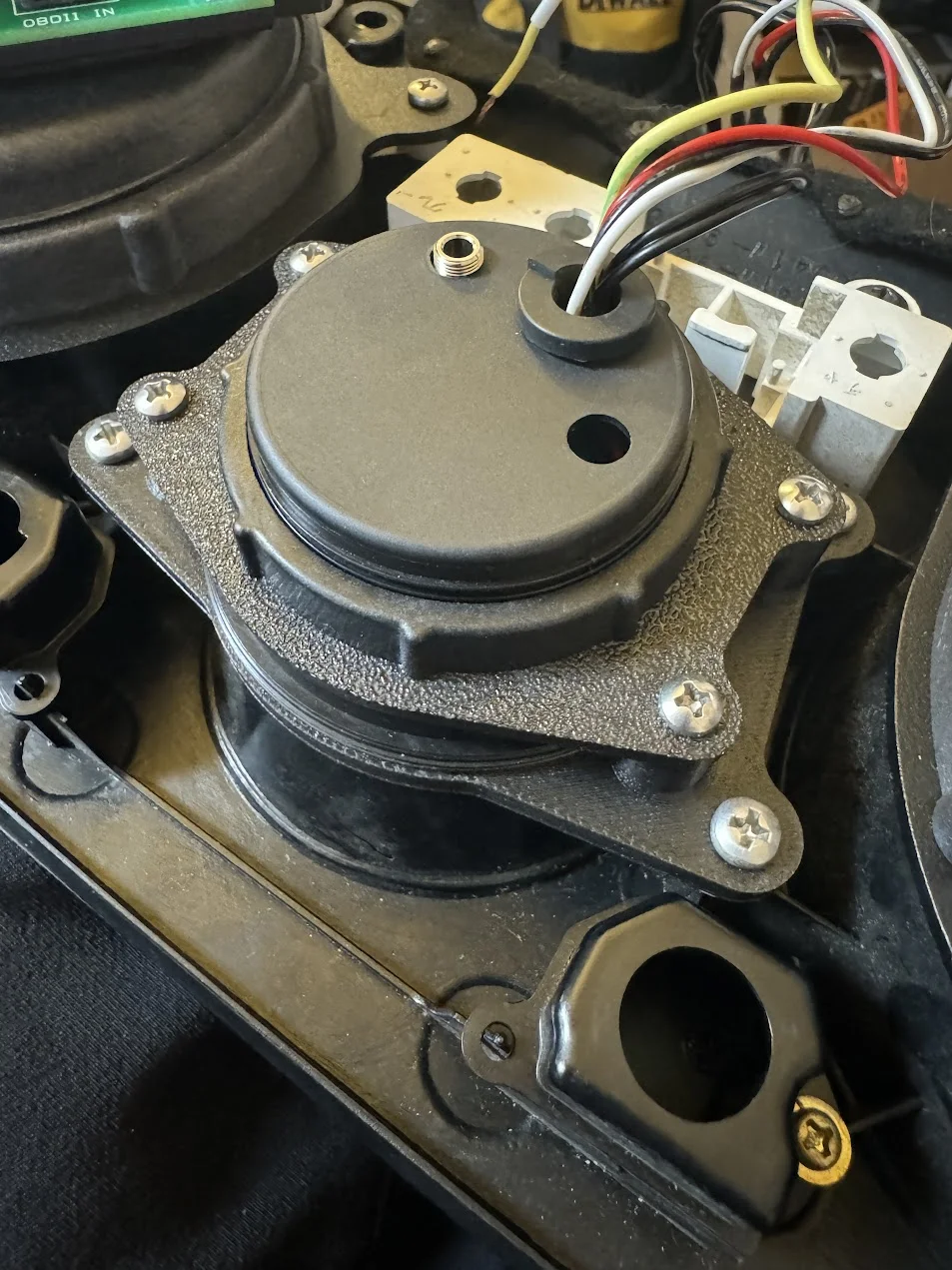 Yoda_Flush_Large_Tach_Mount.JPG