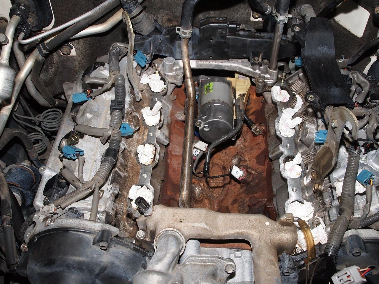 Z 01 LX470 day Starter install & wire splice 3-21-16 082.webp