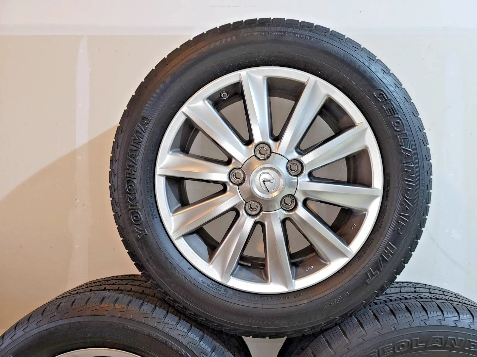 Lexus LX570 Wheels 1.webp