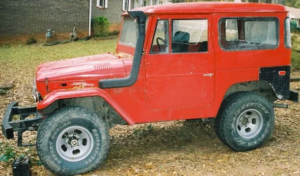 FJ_drivers_side_profile_crop.webp