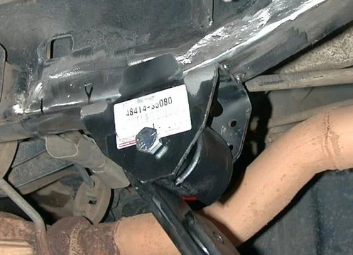 toyota rear spring hanger part#.webp